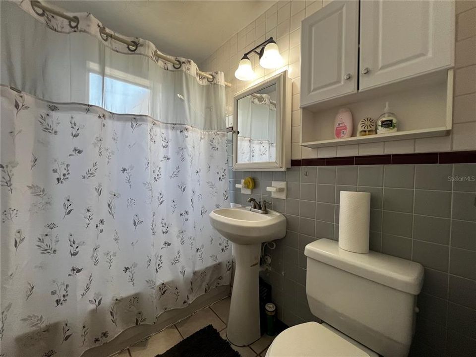 Active With Contract: $170,000 (3 beds, 1 baths, 1537 Square Feet)