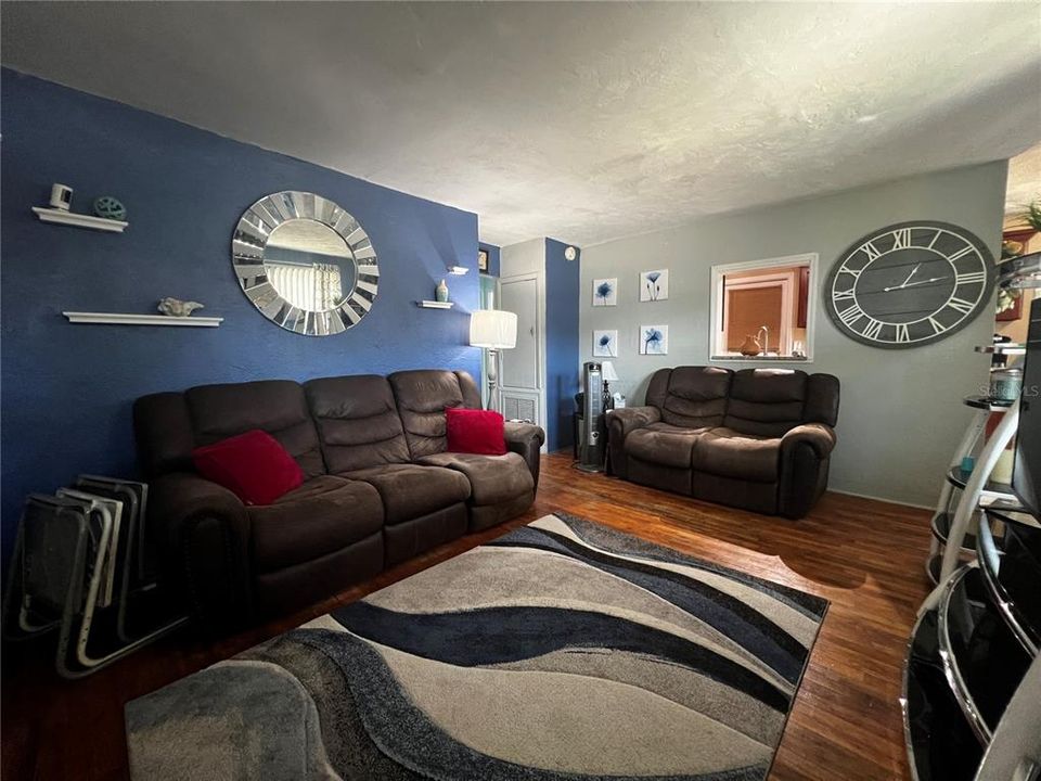 Active With Contract: $170,000 (3 beds, 1 baths, 1537 Square Feet)