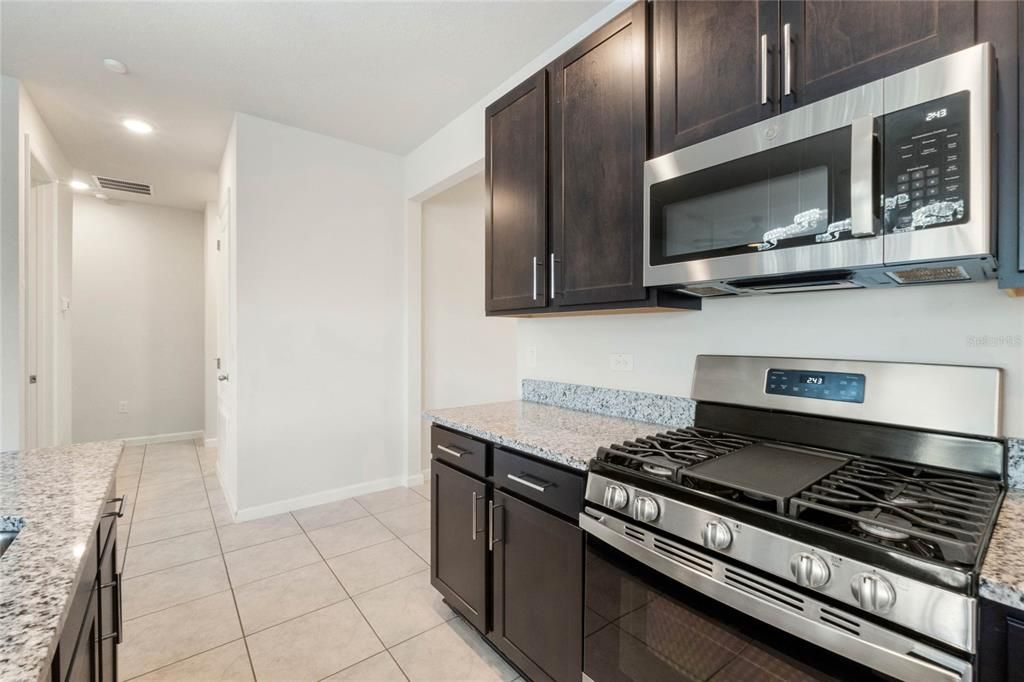 For Rent: $2,000 (3 beds, 2 baths, 1437 Square Feet)