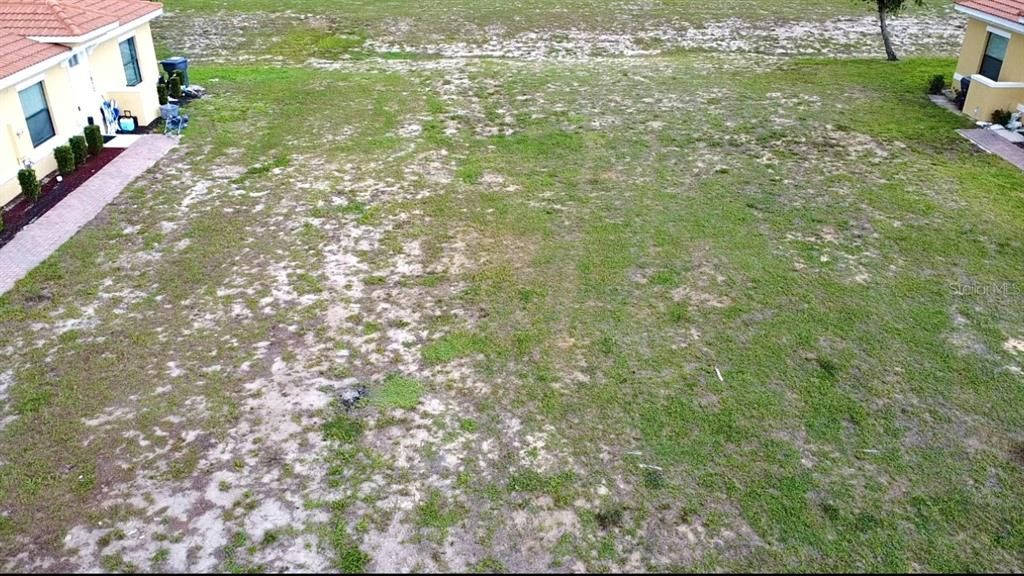 合同活跃: $29,000 (0.05 acres)