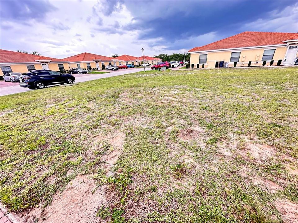 合同活跃: $29,000 (0.05 acres)