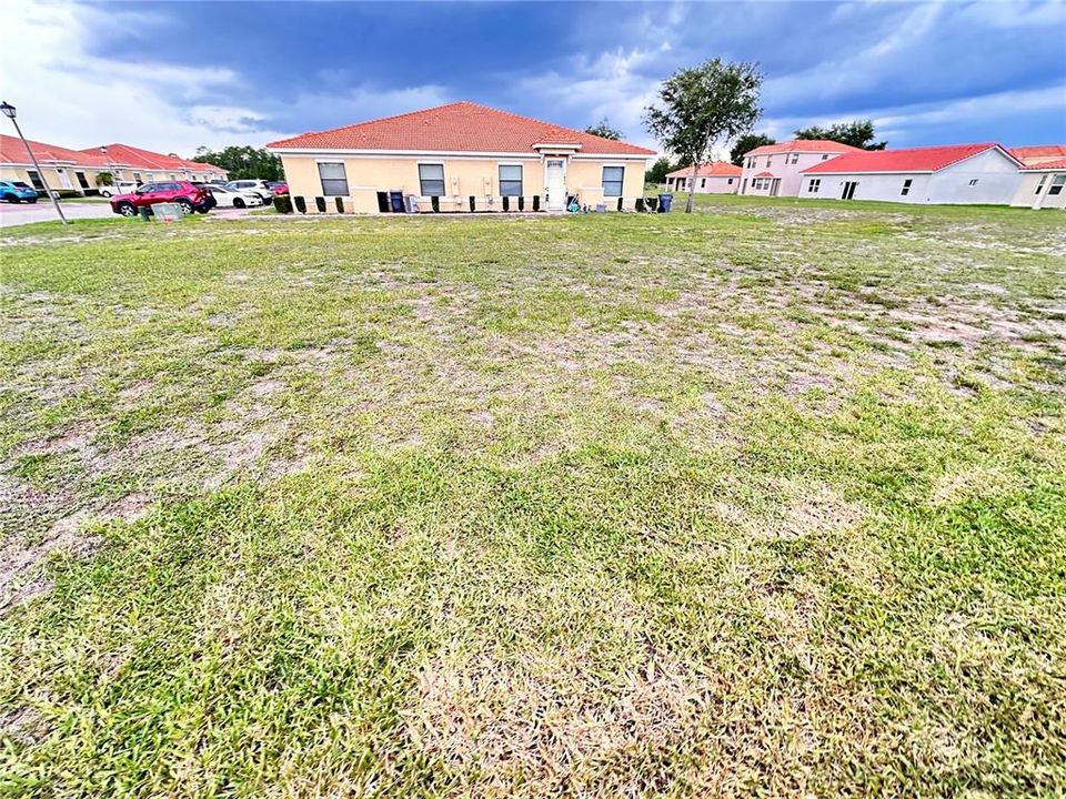 合同活跃: $29,000 (0.05 acres)