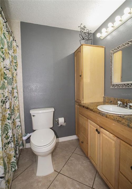 For Sale: $225,000 (2 beds, 2 baths, 912 Square Feet)