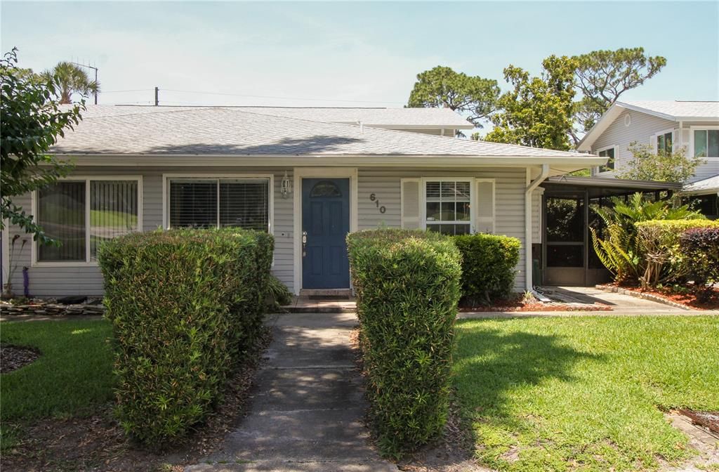 For Sale: $225,000 (2 beds, 2 baths, 912 Square Feet)