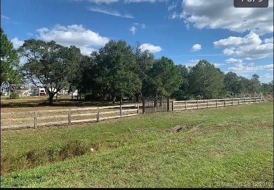 待售: $54,800 (0.68 acres)