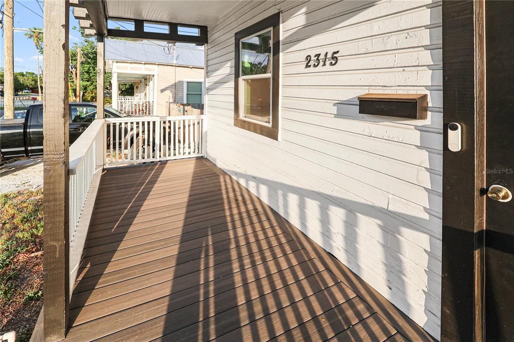 Под контрактом: $249,900 (3 спален, 1 ванн, 1036 Квадратных фут)