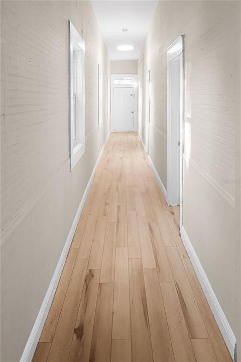 Под контрактом: $249,900 (3 спален, 1 ванн, 1036 Квадратных фут)