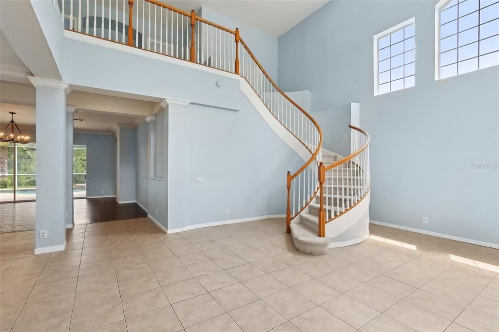 合同活跃: $675,000 (4 贝兹, 3 浴室, 3601 平方英尺)