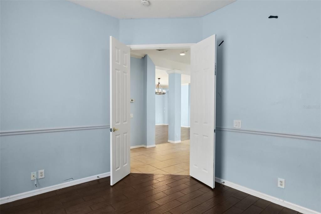 合同活跃: $675,000 (4 贝兹, 3 浴室, 3601 平方英尺)