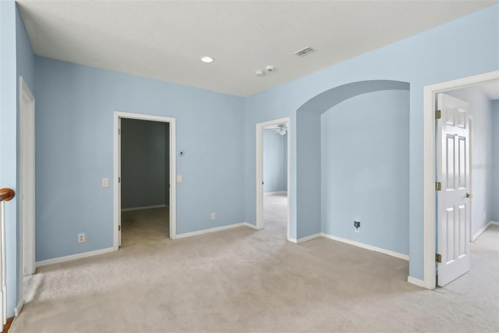 合同活跃: $675,000 (4 贝兹, 3 浴室, 3601 平方英尺)