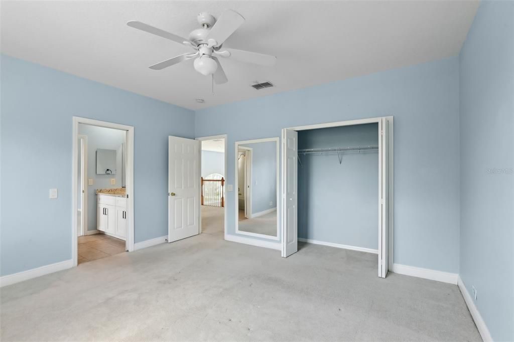 合同活跃: $675,000 (4 贝兹, 3 浴室, 3601 平方英尺)