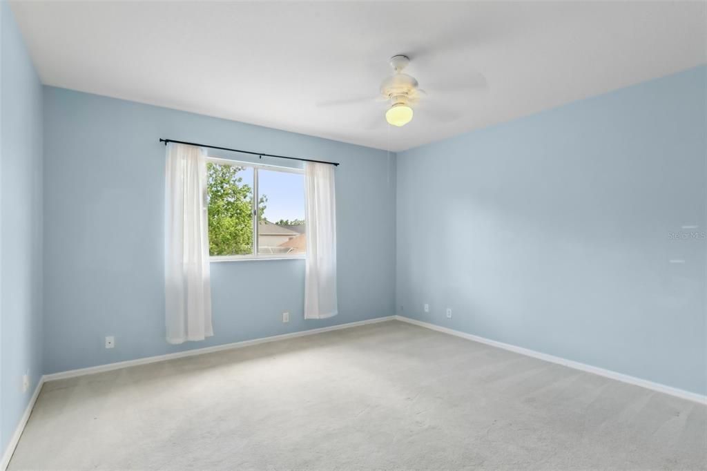 合同活跃: $675,000 (4 贝兹, 3 浴室, 3601 平方英尺)