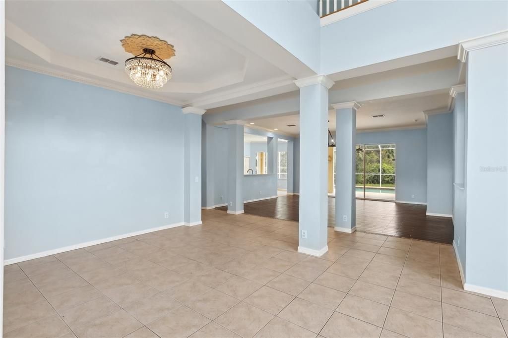 合同活跃: $675,000 (4 贝兹, 3 浴室, 3601 平方英尺)