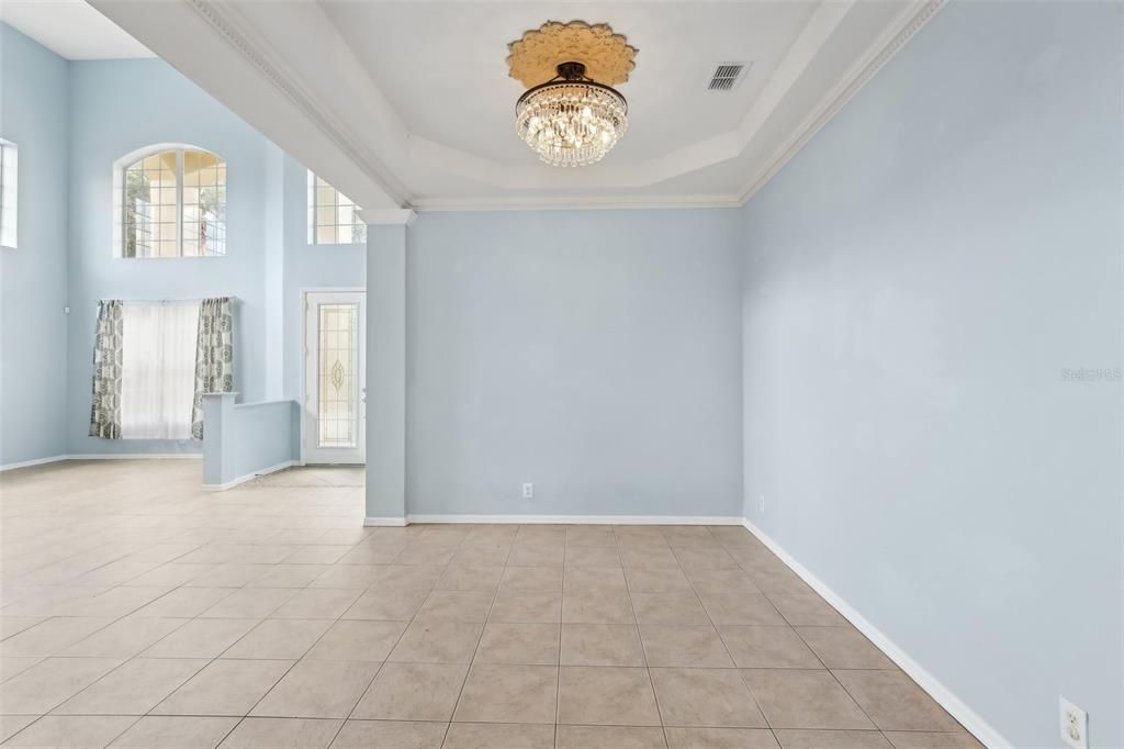 合同活跃: $675,000 (4 贝兹, 3 浴室, 3601 平方英尺)