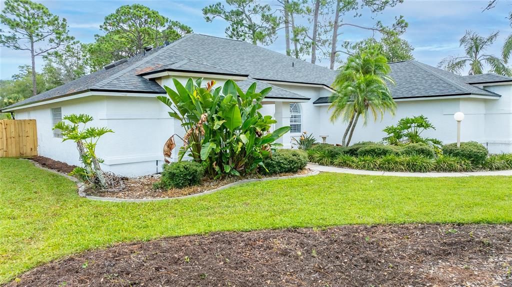 合同活跃: $649,000 (3 贝兹, 2 浴室, 2769 平方英尺)