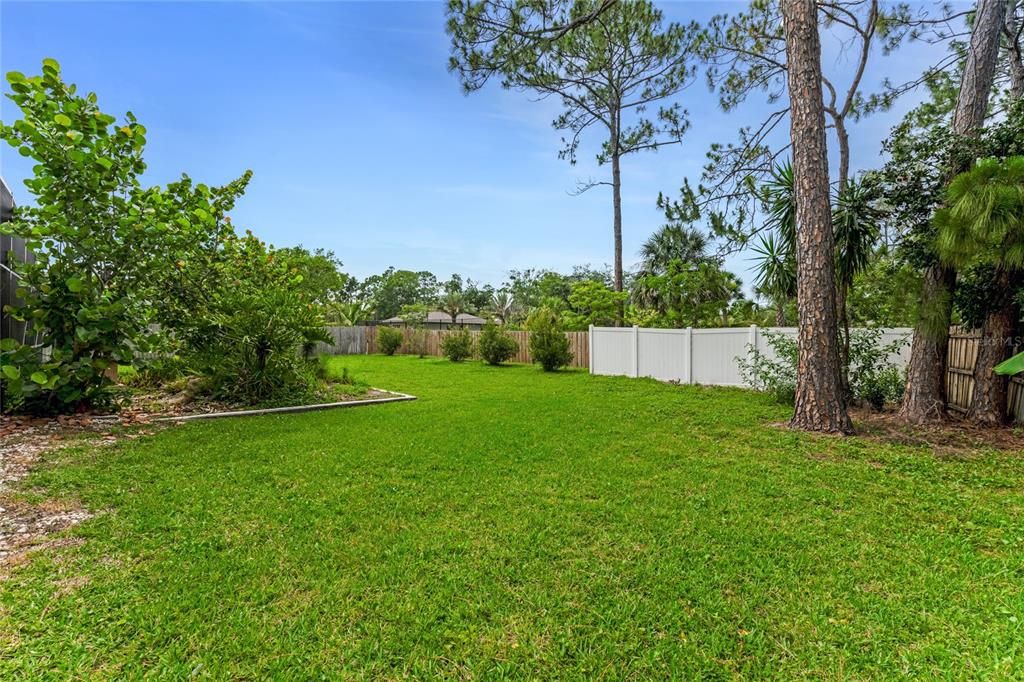 合同活跃: $649,000 (3 贝兹, 2 浴室, 2769 平方英尺)