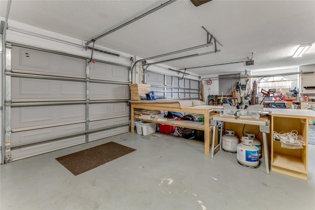 合同活跃: $649,000 (3 贝兹, 2 浴室, 2769 平方英尺)