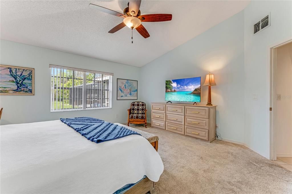 合同活跃: $649,000 (3 贝兹, 2 浴室, 2769 平方英尺)