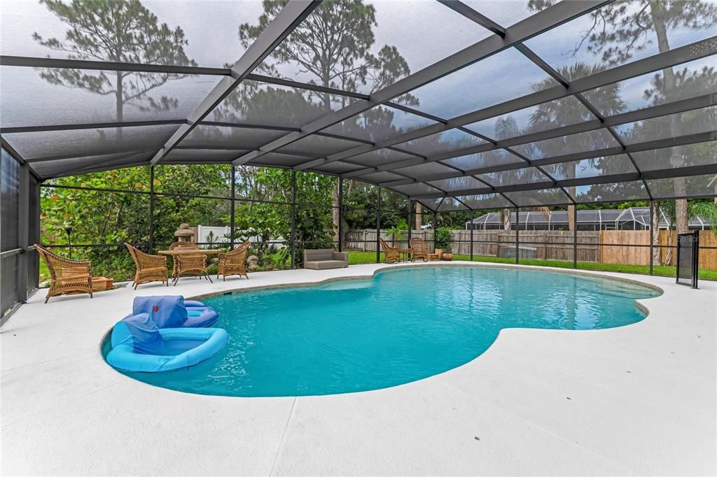 合同活跃: $649,000 (3 贝兹, 2 浴室, 2769 平方英尺)