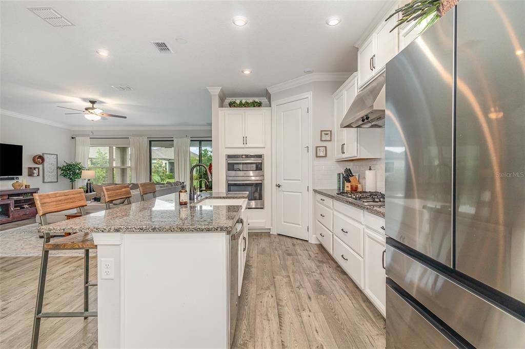 Под контрактом: $430,000 (3 спален, 2 ванн, 1847 Квадратных фут)