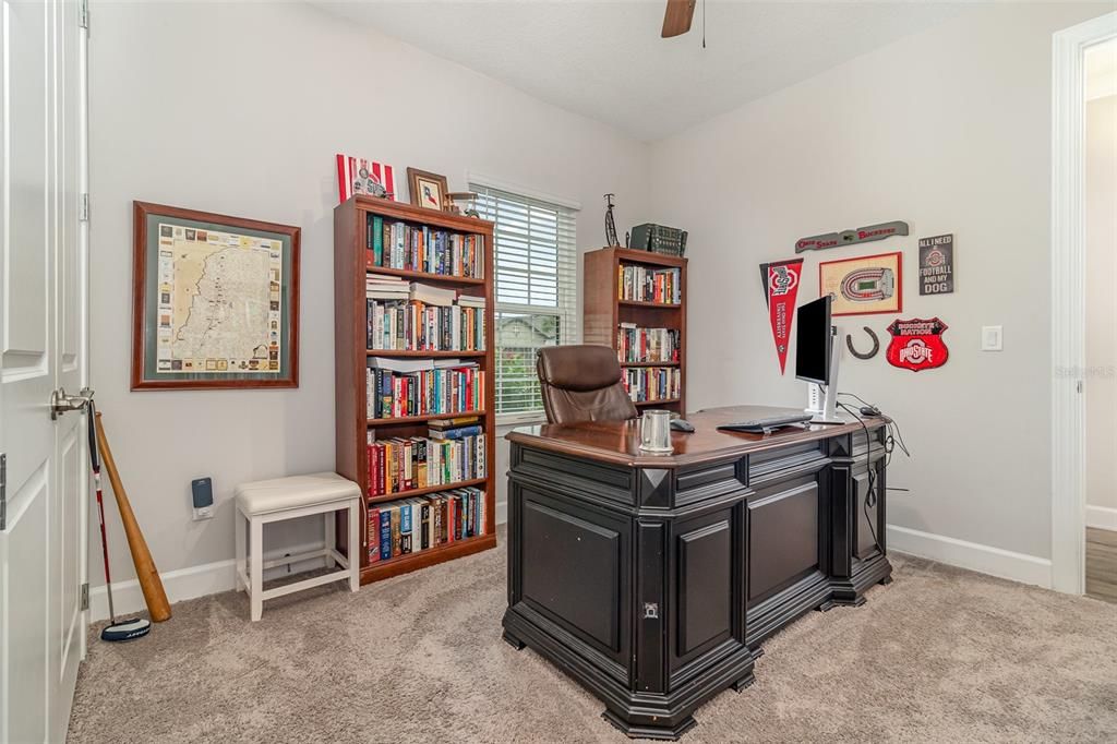 Под контрактом: $430,000 (3 спален, 2 ванн, 1847 Квадратных фут)