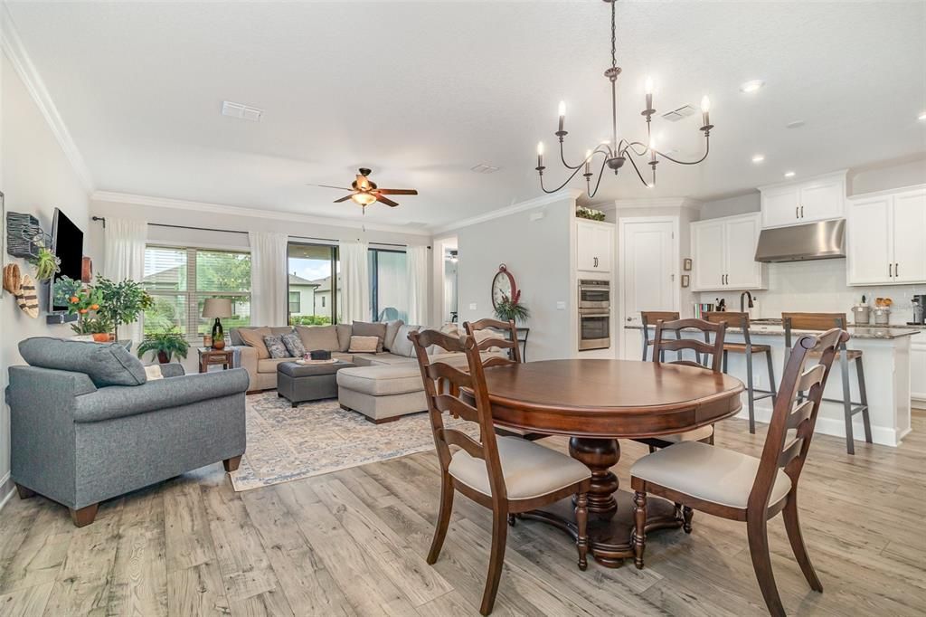 Под контрактом: $430,000 (3 спален, 2 ванн, 1847 Квадратных фут)