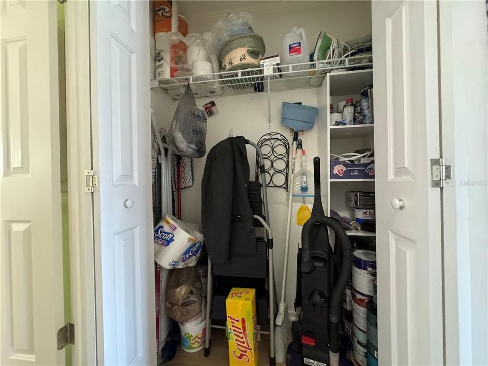 待售: $179,000 (2 贝兹, 1 浴室, 802 平方英尺)