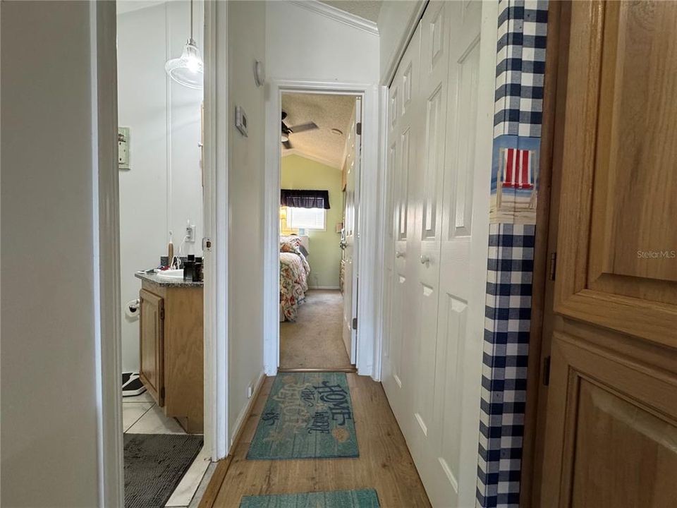 待售: $179,000 (2 贝兹, 1 浴室, 802 平方英尺)