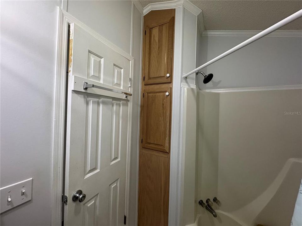 待售: $179,000 (2 贝兹, 1 浴室, 802 平方英尺)