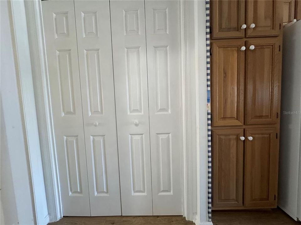 待售: $179,000 (2 贝兹, 1 浴室, 802 平方英尺)