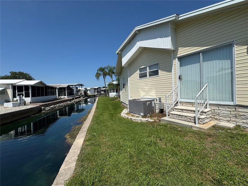 待售: $179,000 (2 贝兹, 1 浴室, 802 平方英尺)