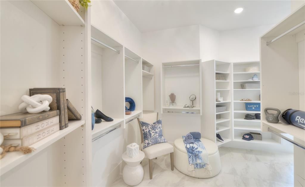 待售: $2,052,675 (4 贝兹, 3 浴室, 3949 平方英尺)