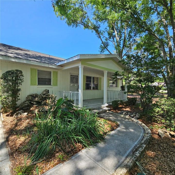 Recently Sold: $89,900 (2 beds, 2 baths, 1677 Square Feet)