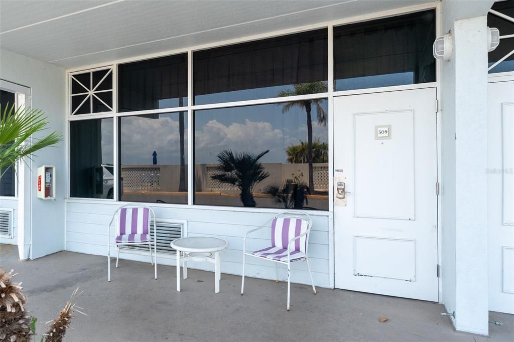 For Sale: $164,000 (1 beds, 1 baths, 464 Square Feet)