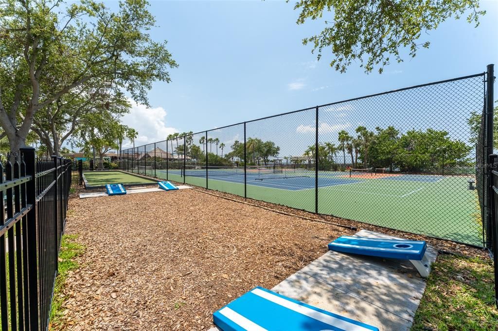 For Sale: $164,000 (1 beds, 1 baths, 464 Square Feet)