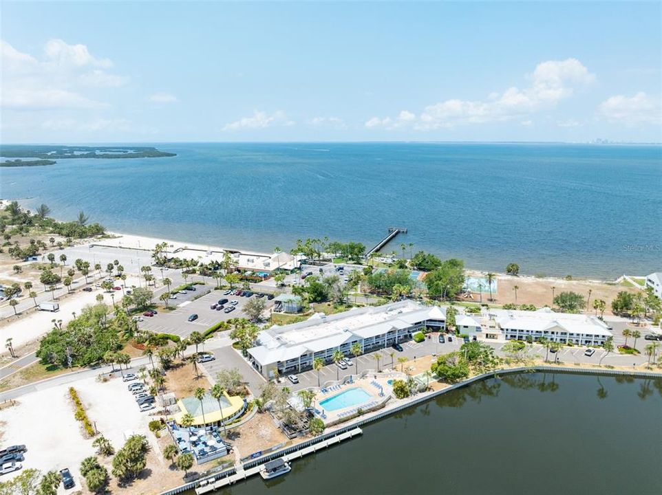 For Sale: $164,000 (1 beds, 1 baths, 464 Square Feet)