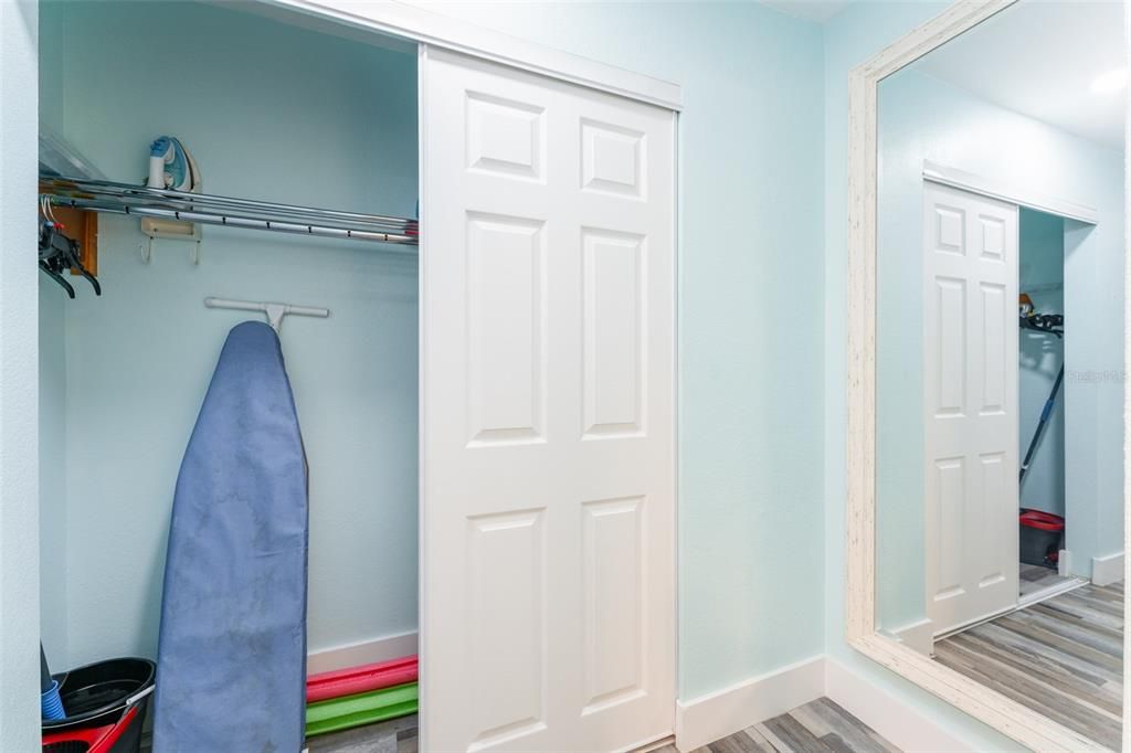 For Sale: $164,000 (1 beds, 1 baths, 464 Square Feet)