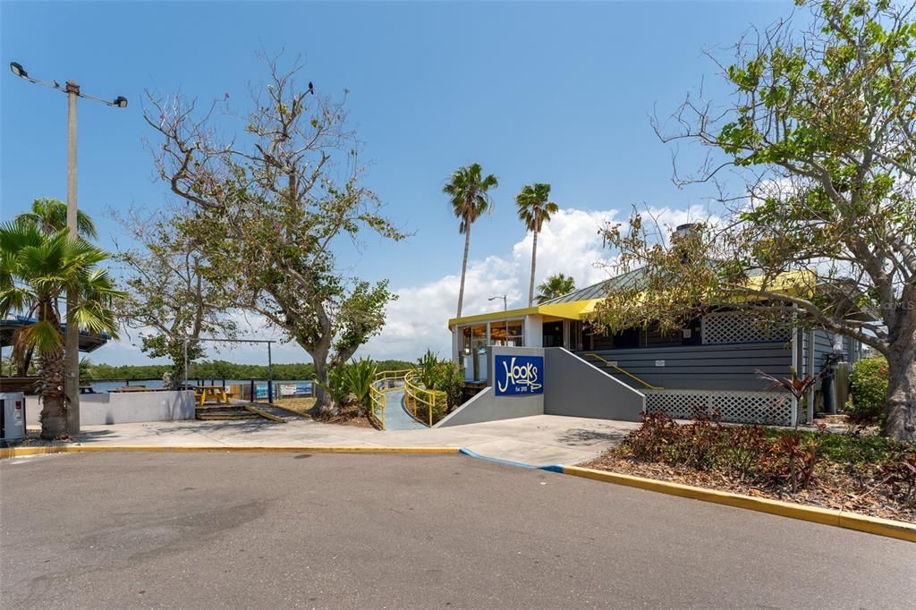 For Sale: $164,000 (1 beds, 1 baths, 464 Square Feet)