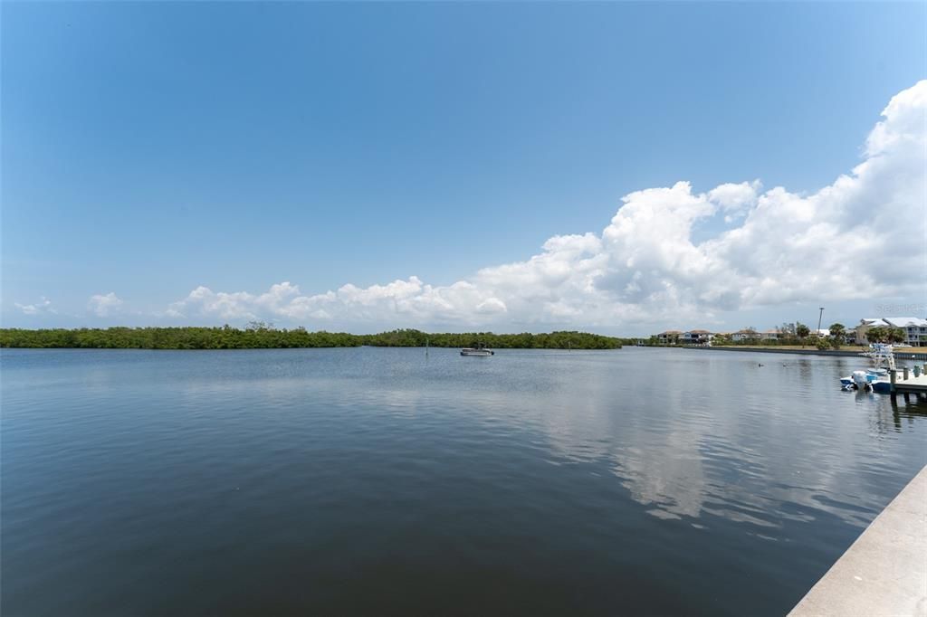 For Sale: $164,000 (1 beds, 1 baths, 464 Square Feet)