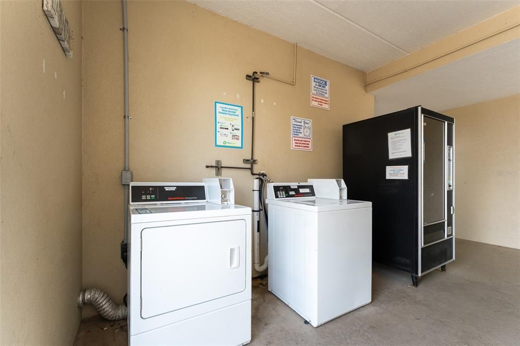 For Sale: $164,000 (1 beds, 1 baths, 464 Square Feet)