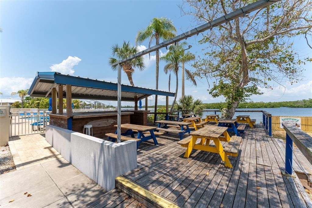 For Sale: $164,000 (1 beds, 1 baths, 464 Square Feet)