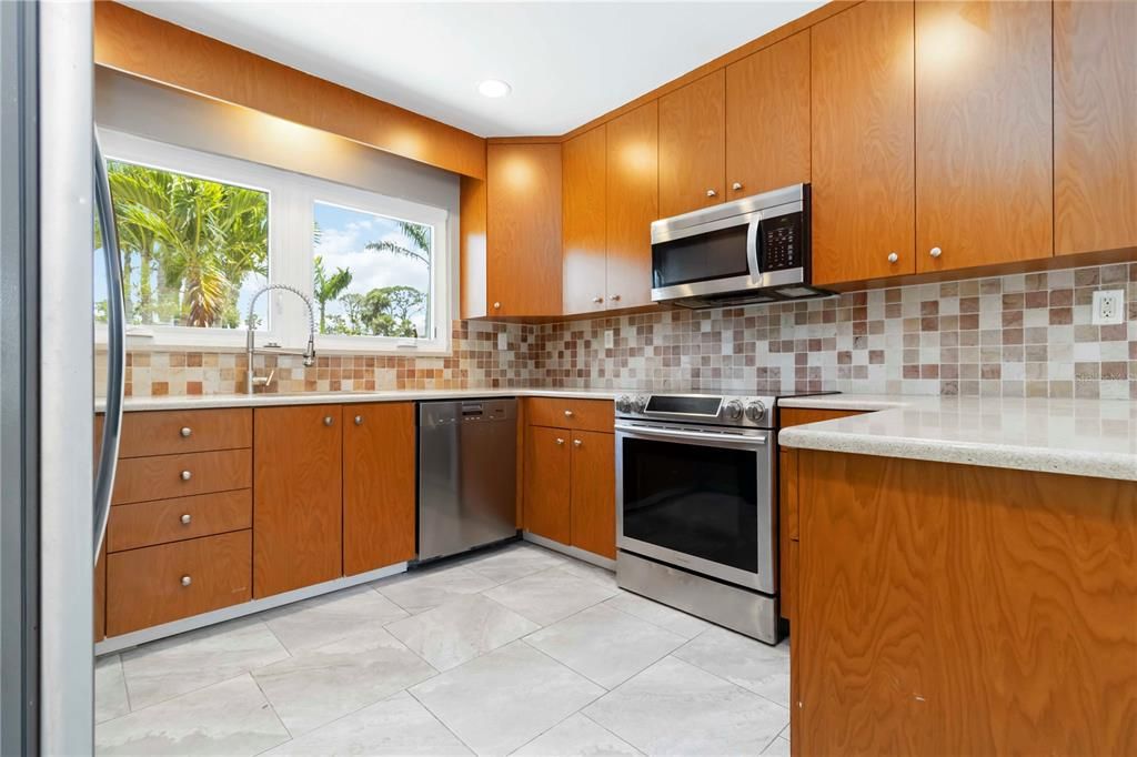 For Sale: $1,550,000 (3 beds, 2 baths, 2302 Square Feet)