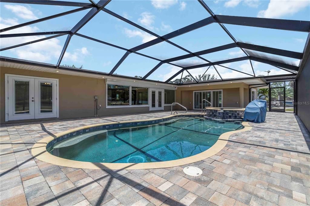 For Sale: $1,550,000 (3 beds, 2 baths, 2302 Square Feet)