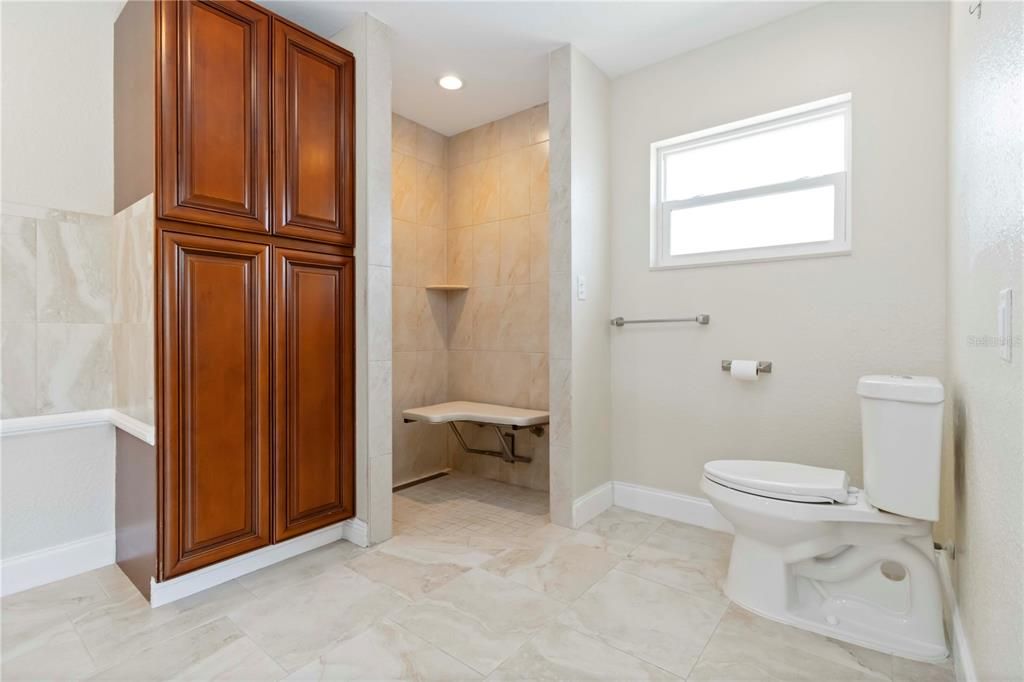 For Sale: $1,550,000 (3 beds, 2 baths, 2302 Square Feet)