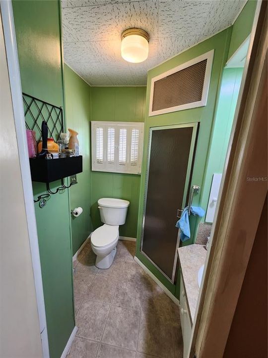 Active With Contract: $135,000 (2 beds, 2 baths, 1130 Square Feet)