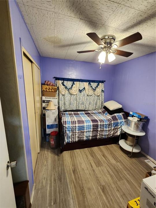 Active With Contract: $135,000 (2 beds, 2 baths, 1130 Square Feet)