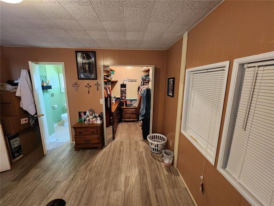 Active With Contract: $135,000 (2 beds, 2 baths, 1130 Square Feet)