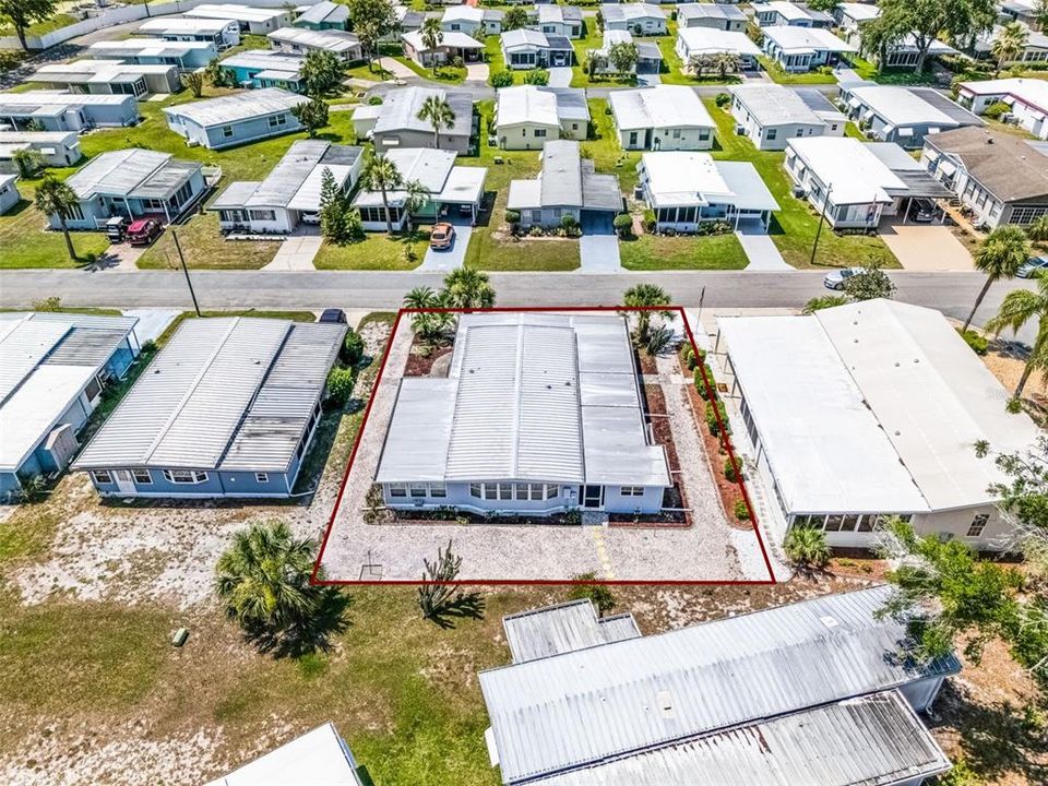 For Sale: $99,900 (2 beds, 2 baths, 1117 Square Feet)