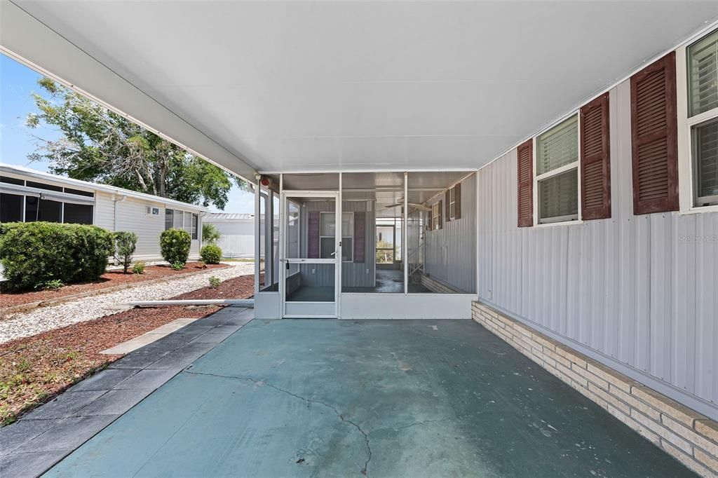 For Sale: $99,900 (2 beds, 2 baths, 1117 Square Feet)