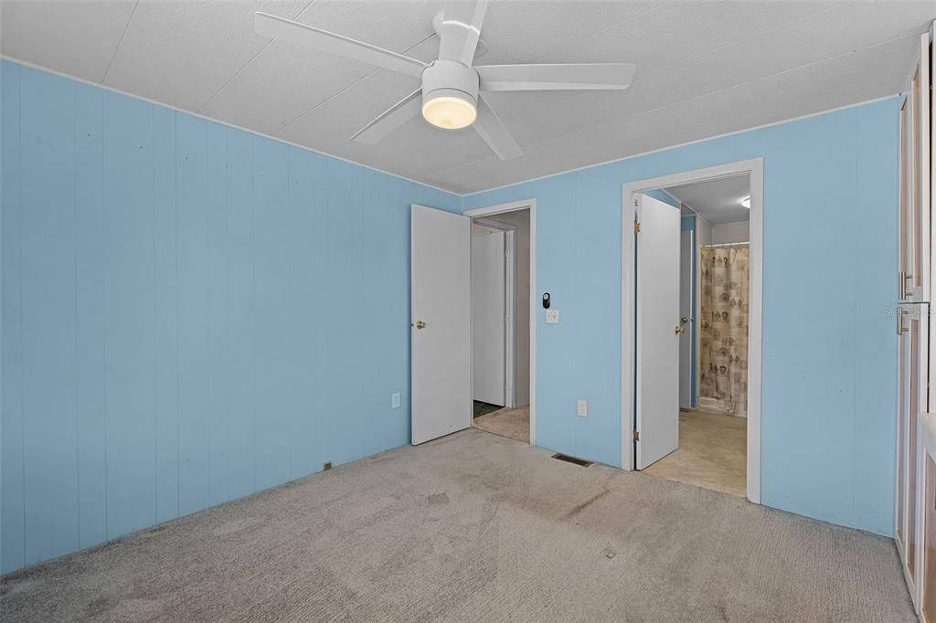 For Sale: $99,900 (2 beds, 2 baths, 1117 Square Feet)